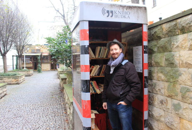 В Праге набирают популярность книгобудки