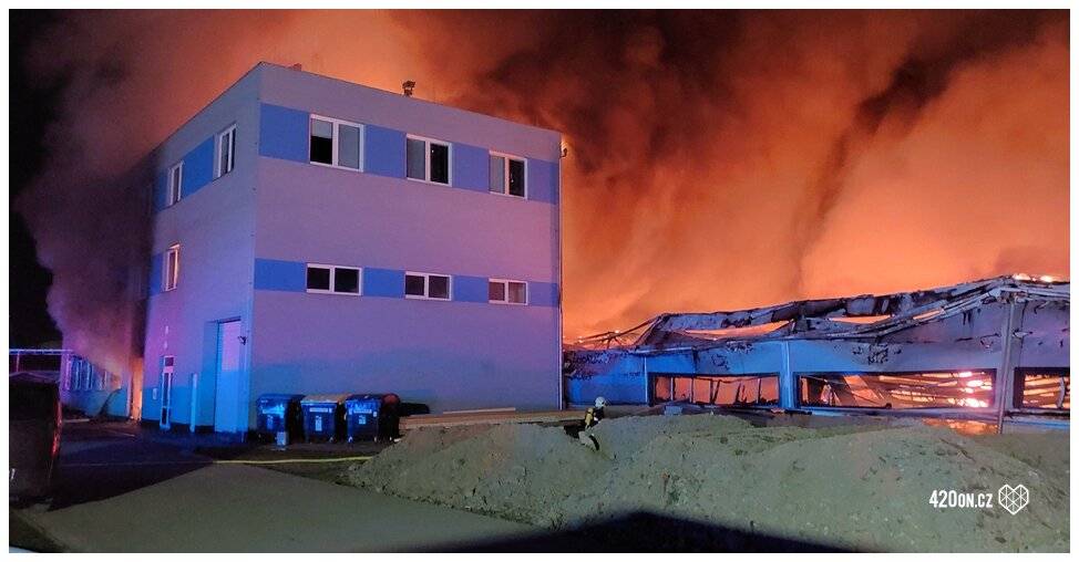 Завод израильских дронов Elbit Systems в Чехии могли поджечь — рассматривается версия теракта