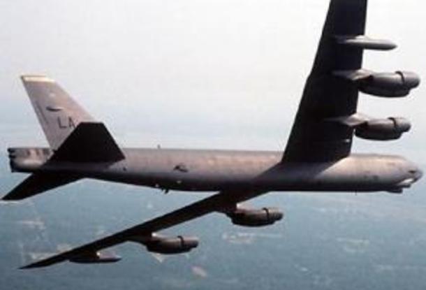 На Днях НАТО у Остравы пройдет презентация легендарного бомбардировщика B-52 прямо в воздухе
