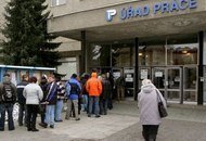 Безработица в Чехии растет, общее количество безработных по стране превысило полмиллиона