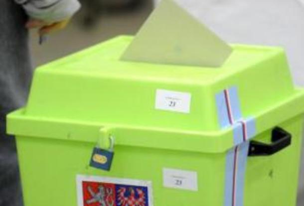 В первый день президентских выборов в Чехии проголосовало около 40% избирателей