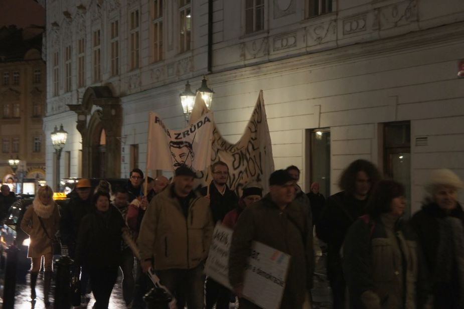 Antikommunist-protest-prague-2013-19