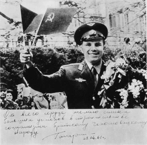 Gagarin_in_prague_czechslovakia_1961_16
