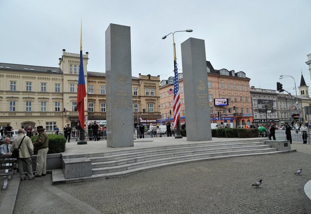 Премьер-министр Богуслав Соботка почтил память жертв Второй мировой войны в городе Пльзень