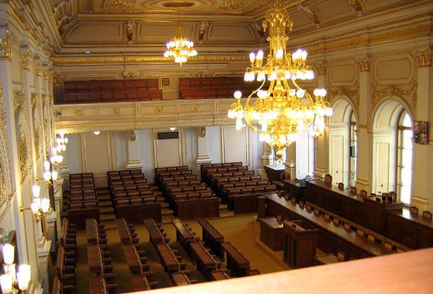 Чешский парламент на год отсрочил введение НДС в 21% на строительные участки
