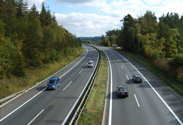 Проезд по платным дорогам Чехии теперь возможен лишь с новой виньеткой