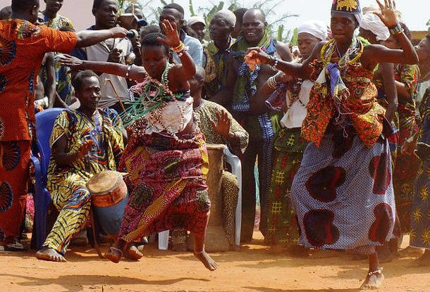Чешская полиция приняла танцоров из Бенина за нелегальных мигрантов