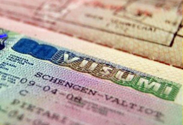 Россияне могут сдать биометрию для визы в шесть стран ЕС дома или в офисе