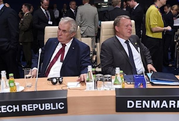Милош Земан настаивал на саммите НАТО на необходимости диалога с Россией