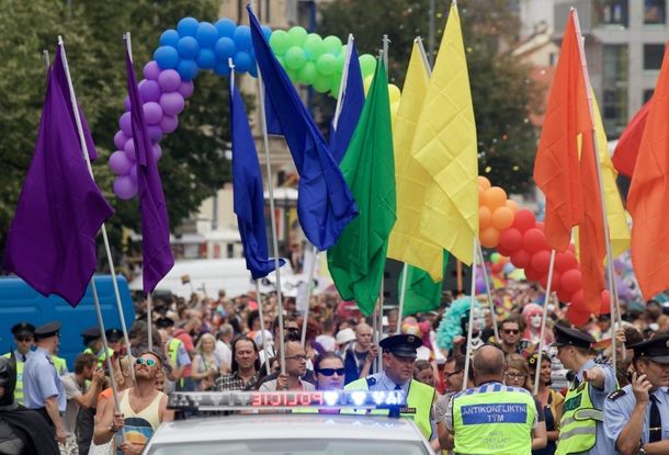 На гей-парад в Праге пришло около 40 тысяч человек