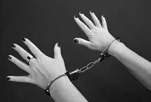 Handcuffs-964522_640
