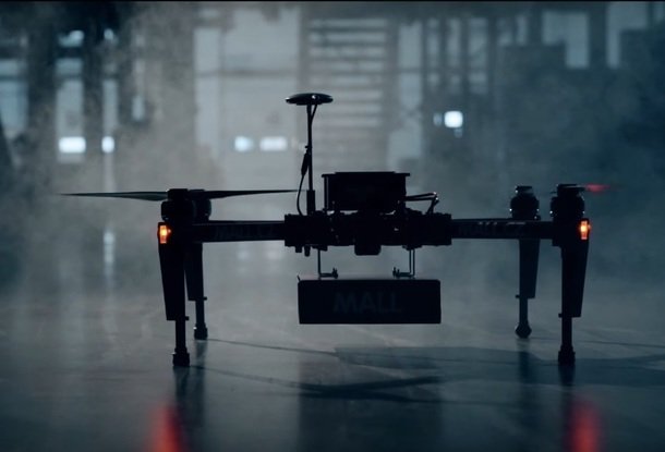 Первая в Чехии доставка товара дроном длилась 3 минуты: видео