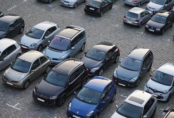 Где на зимних праздниках в Праге можно парковаться бесплатно