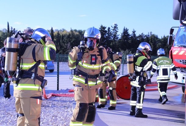 В Чехии разработали «умный» костюм для пожарных
