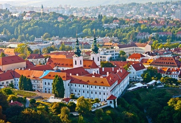 Обзор: сколько стоят квартиры в разных районах Праги