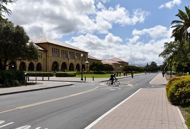Из Чехии в Стэнфорд: Как поступить в престижный университет США