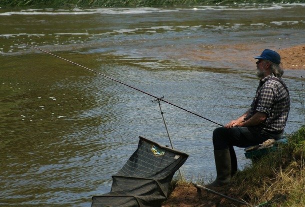  В Чехии вводят пожизненные рыболовные удостоверения
