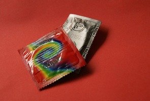 Colourful-condoms-849409_960_720