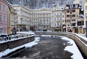 Karlovy-vary-2028423_960_720