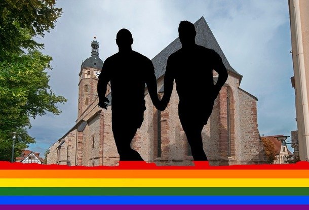Первая однополая пара в Чехии добилась официального признания отцовства