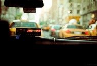 Службу такси Uber обязали работать по более строгим условиям