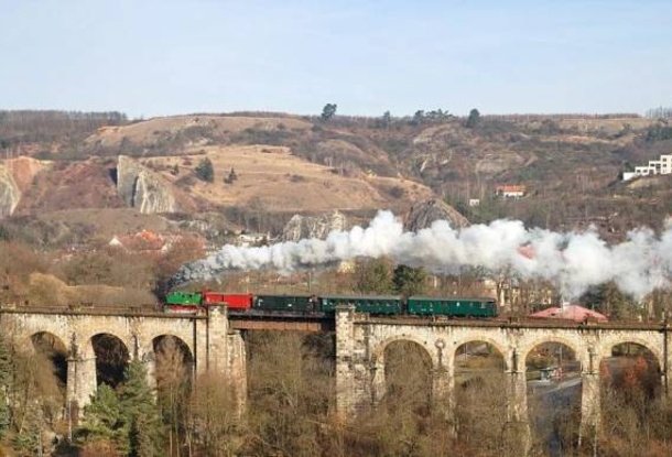  Субботние путешествия на историческом поезде по самым красивым горным окрестностям Праги