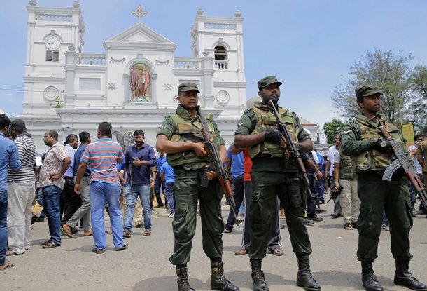 Во время взрывов на Шри-Ланке погибли 185 человек