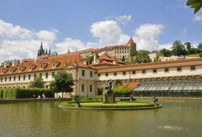 Prague-senate-garden-castle-view-resize_wallenstein-garden-prague-gardens-and-parks-senate-grounds