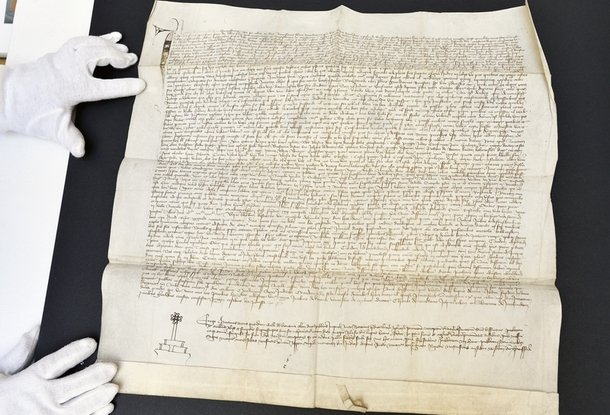 Нотариальный документ 1406 года продан на аукционе за 18 млн крон