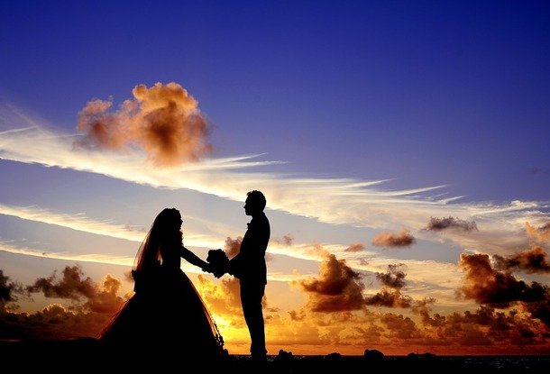 Чехи ежегодно заключают около 2000 браков за границей