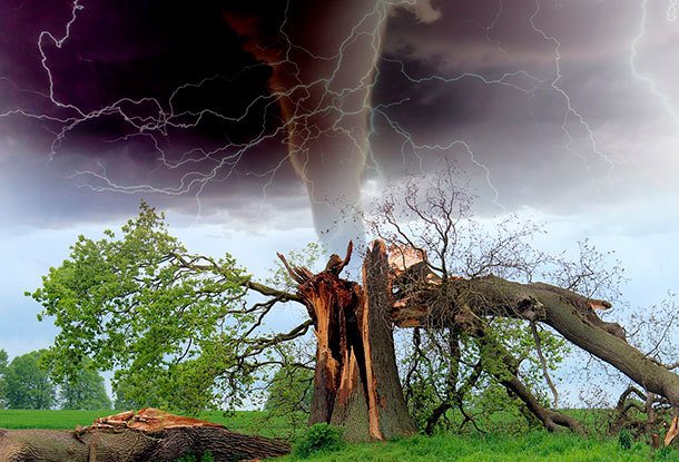 Сатана в обличии ветра: что известно о торнадо в Чехии