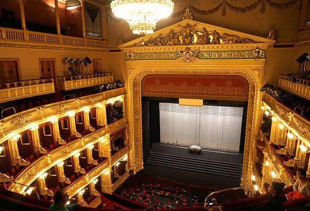 Интерьеры Национального театра в Праге