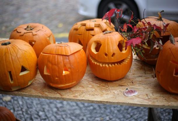 В Праге в преддверии Хэллоуина выбрали самую красивую тыкву