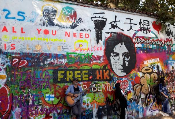 Стену Леннона на Кампе отреставрируют за 250 тысяч крон
