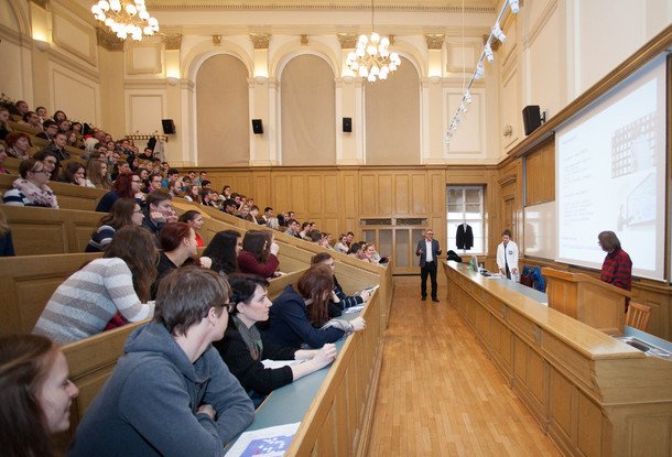 С 27 апреля студенты могут посещать чешские вузы в ограниченном режиме