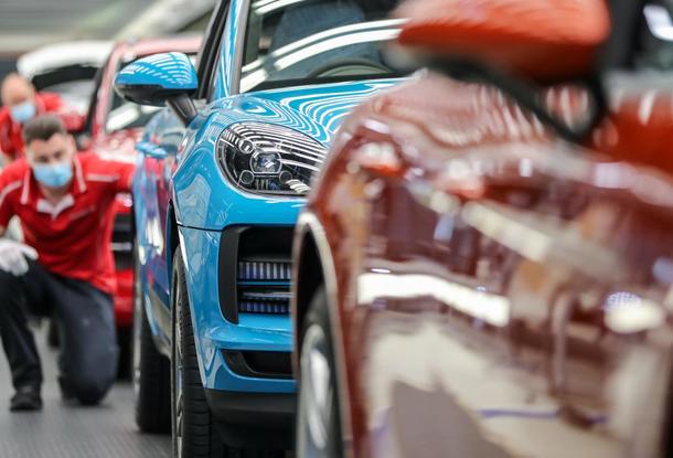 Продажи новых автомобилей в ЕС в апреле упали на 75%, в Чехии — на 88,5%