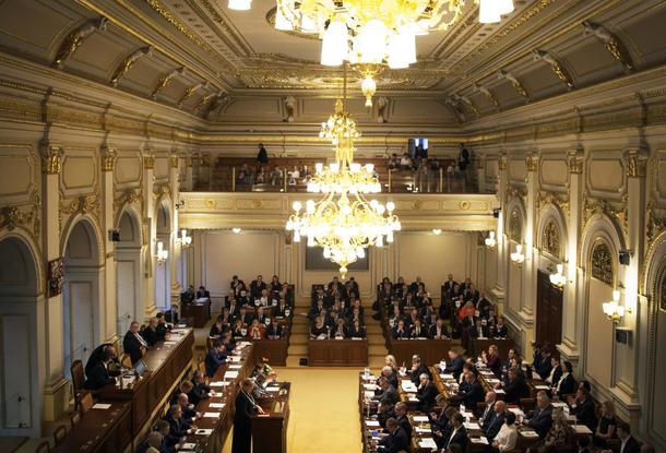 Сенат Чехии внес изменения в проект закона о пандемии
