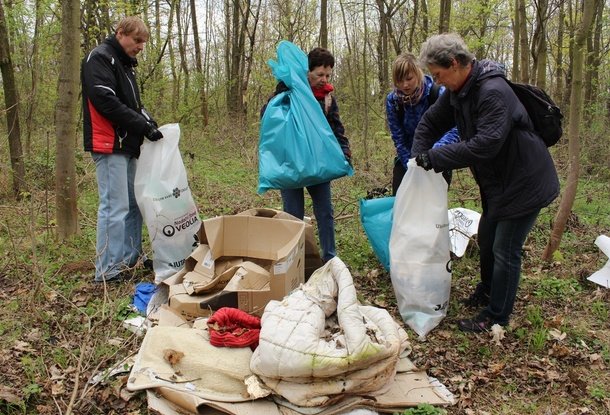 В акции по уборке мусора поучаствовали 50 тысяч жителей Чехии
