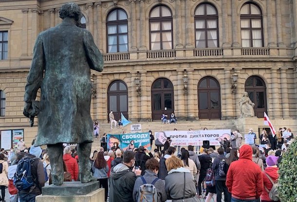 В Праге прошла акция солидарности с Алексеем Навальным и другими политзаключенными