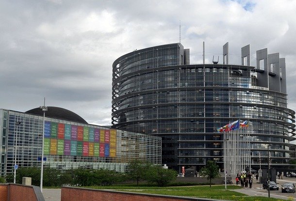 Депутаты Европарламента обсуждают коллективную высылку дипломатов РФ 
