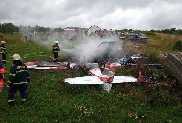 Три человека погибли после крушения спортивного самолета в Словакии 