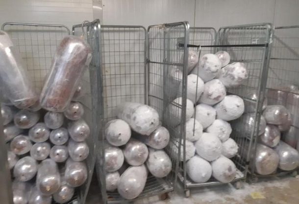 Ветеринары в Чехии изъяли 1300 кг мяса для кебаба