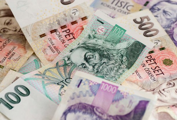 Минимальная заработная плата в Чехии будет увеличена как минимум до 16 600 крон