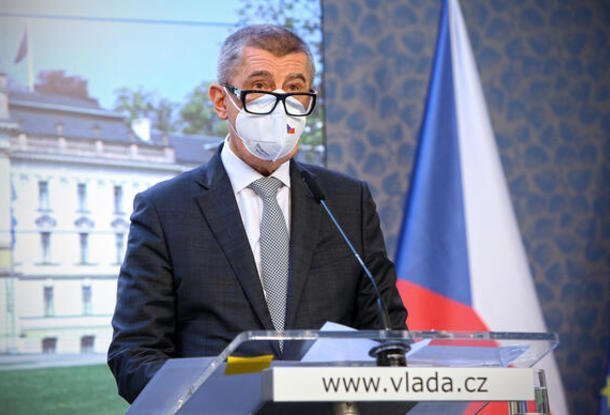 Правительство Чехии с 22 ноября вводит локдаун для непривитых людей