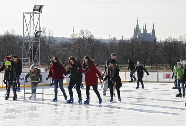 В пражском районе Летна с 1 декабря можно бесплатно покататься на коньках