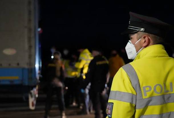 Полиция в Чехии задержала 53 мигранта