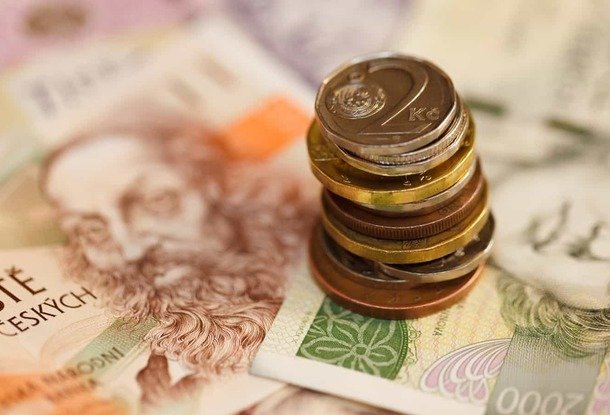 Средняя зарплата в Чехии в третьем квартале составила 37 499 крон