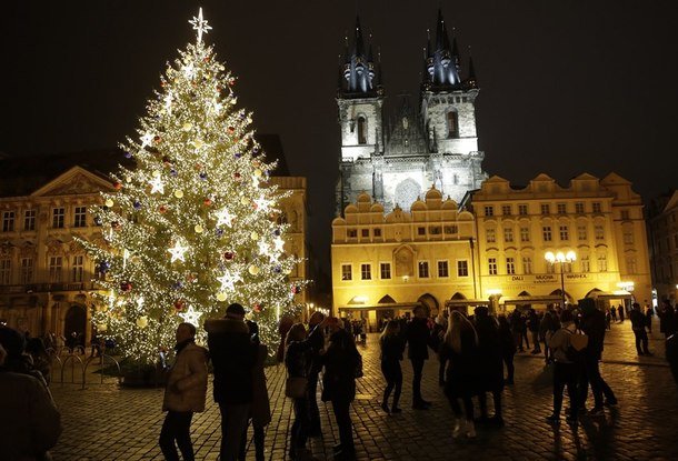 После праздников из рождественской елки в Праге изготовят мебель