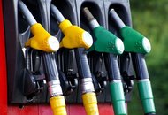 Автомобильное топливо в Чехии продолжает дешеветь