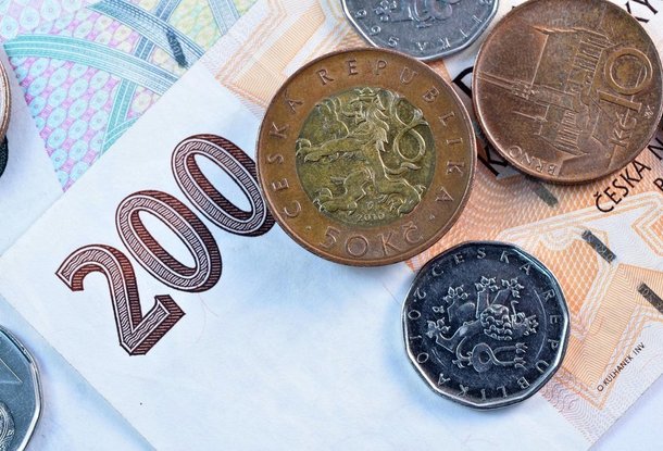 Чешская крона в январе значительно укрепилась по отношению к евро